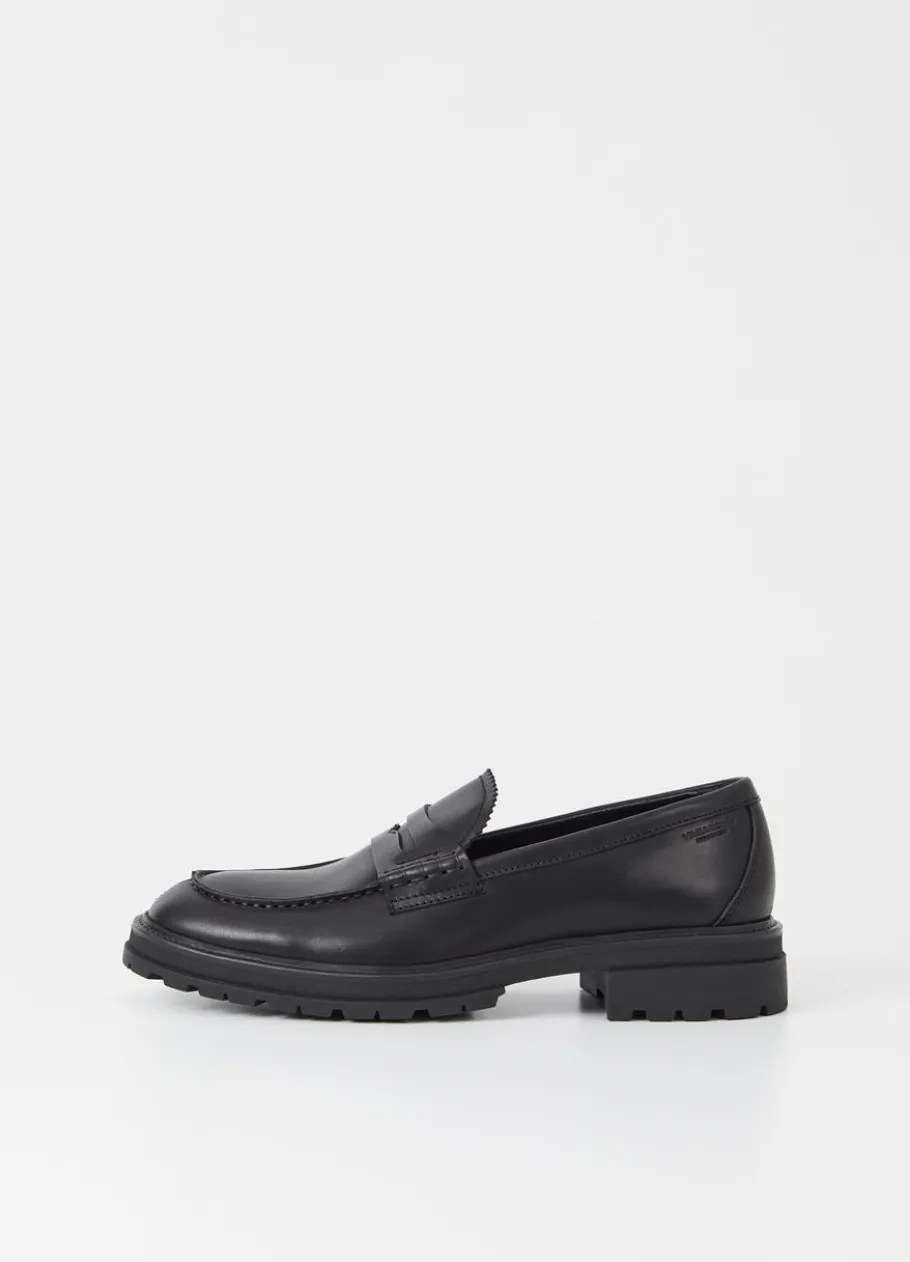 Loaferit<Vagabond Johnny 2.0 Loafer Musta Nahka